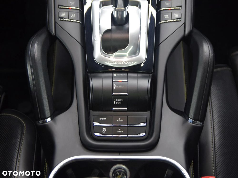 Porsche Cayenne S E-Hybrid Platinum Edition - 22
