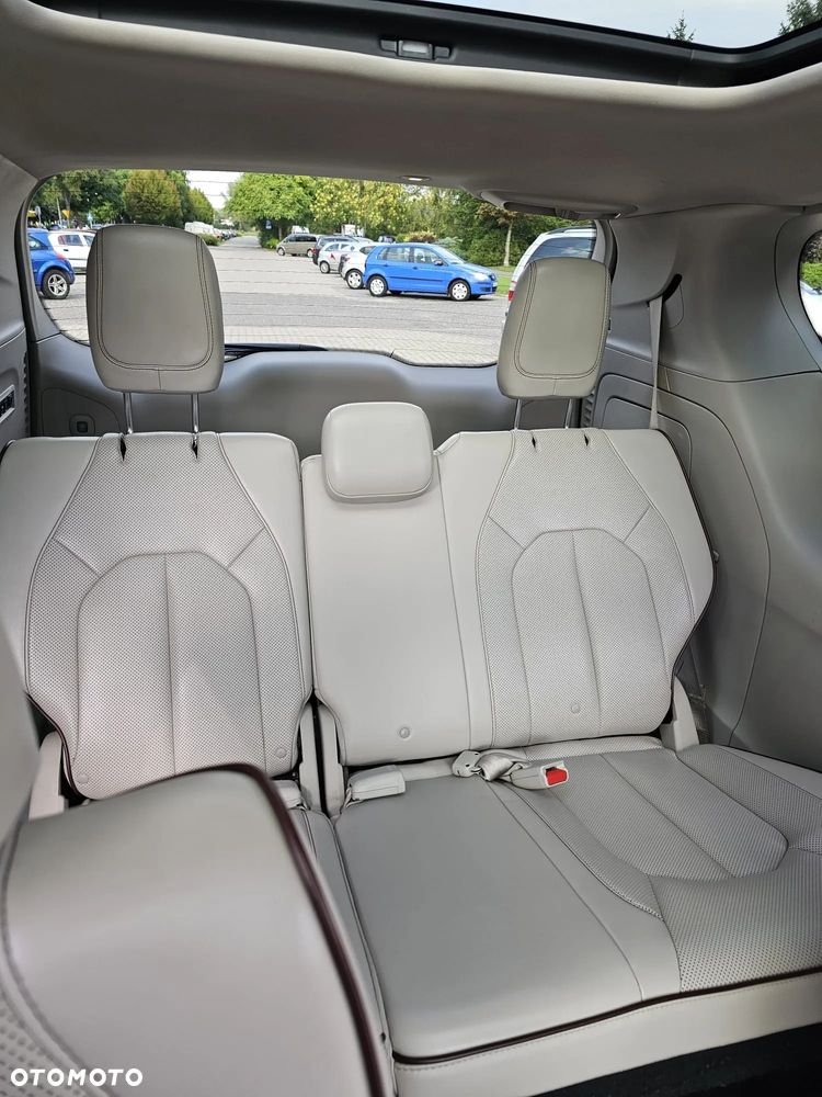 Chrysler Pacifica - 39