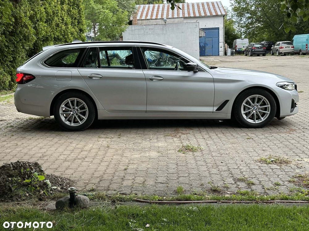 BMW Seria 5 530d xDrive mHEV - 2