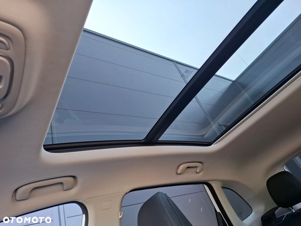 MG ZS Hybrid+ - 21