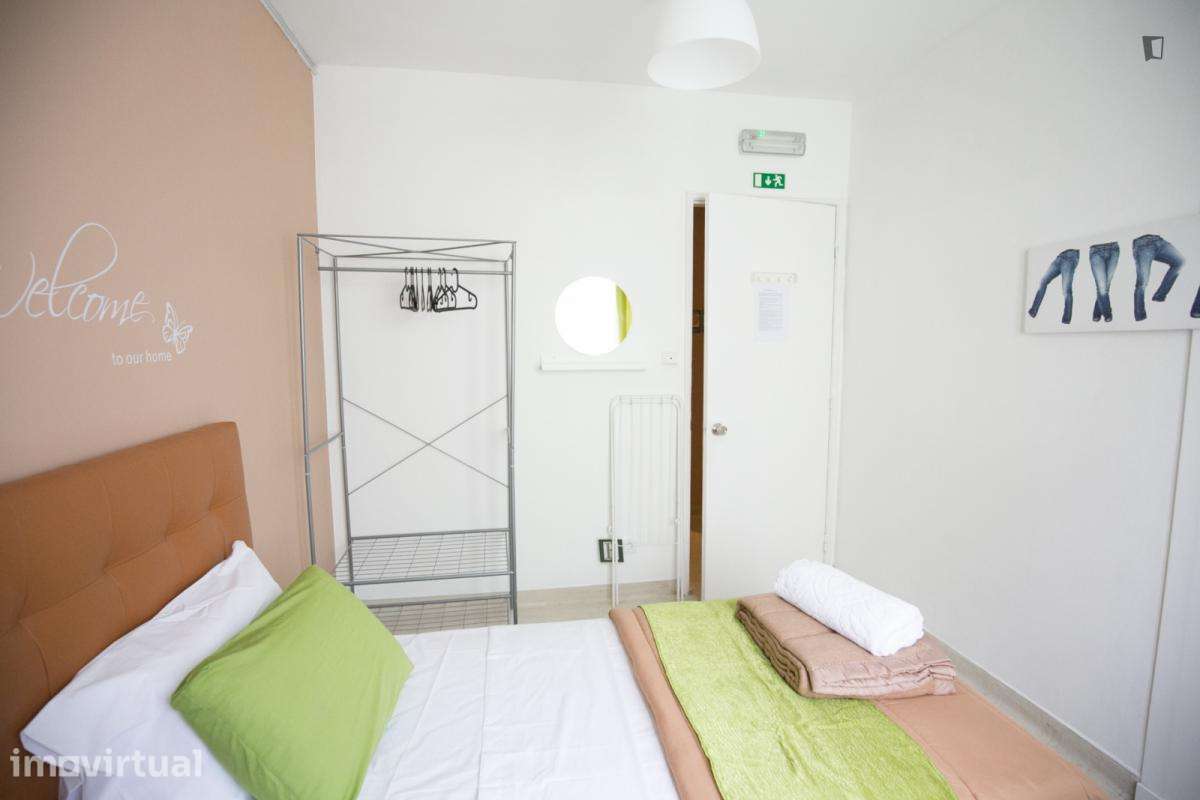 Quarto - localizado em Saldanha Lisbon - Grande imagem: 5/29