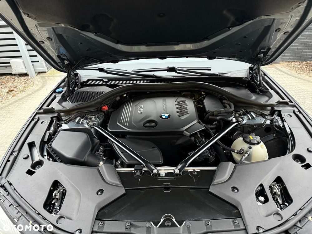 BMW Seria 5 520d Sport Line - 28