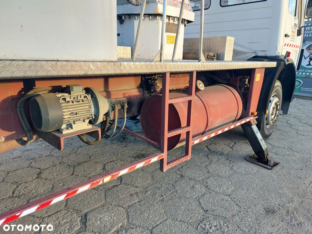 Mercedes-Benz 1414 - 17