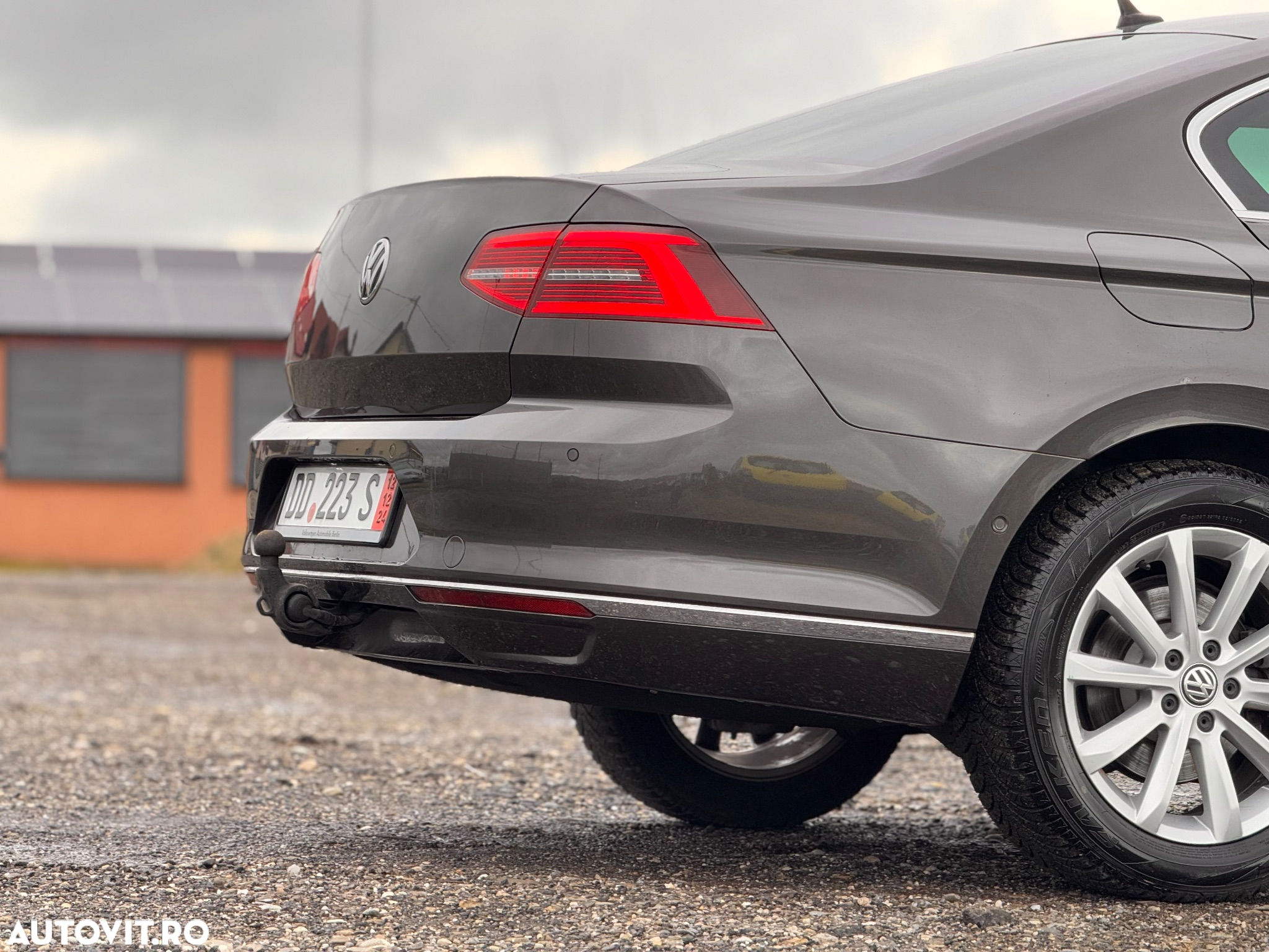 Volkswagen Passat 2.0 TDI DSG Highline - 18