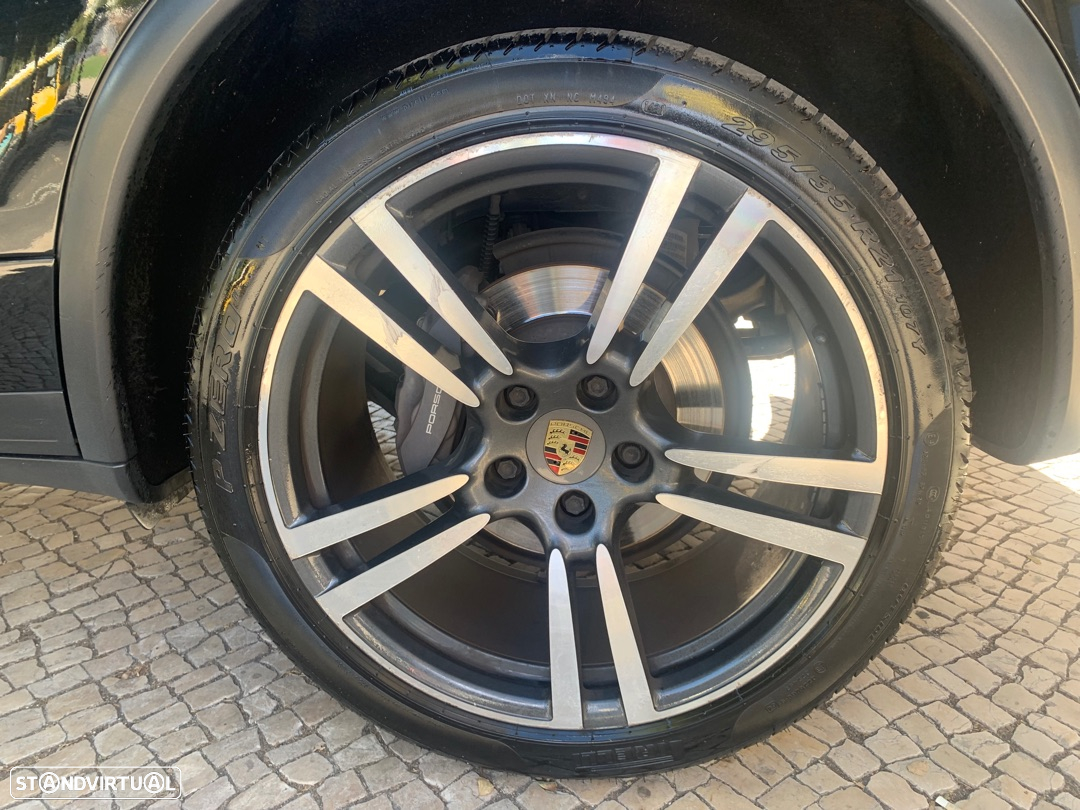 Porsche Cayenne II Platinum Edition - 22