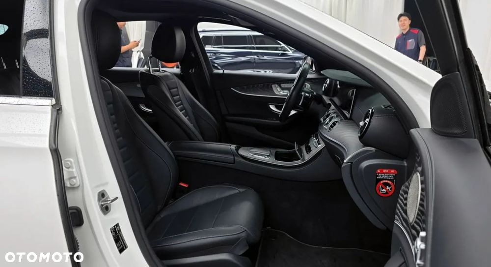 Mercedes-Benz Klasa E 300 9G-TRONIC - 10