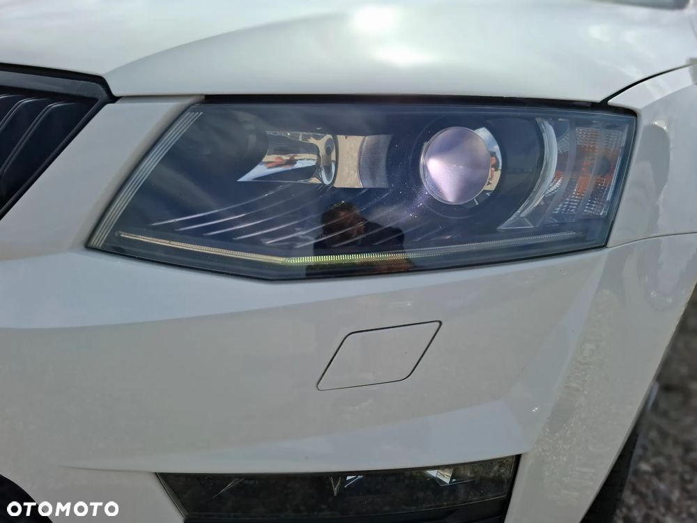 Skoda Octavia 2.0 TDI RS DSG - 2