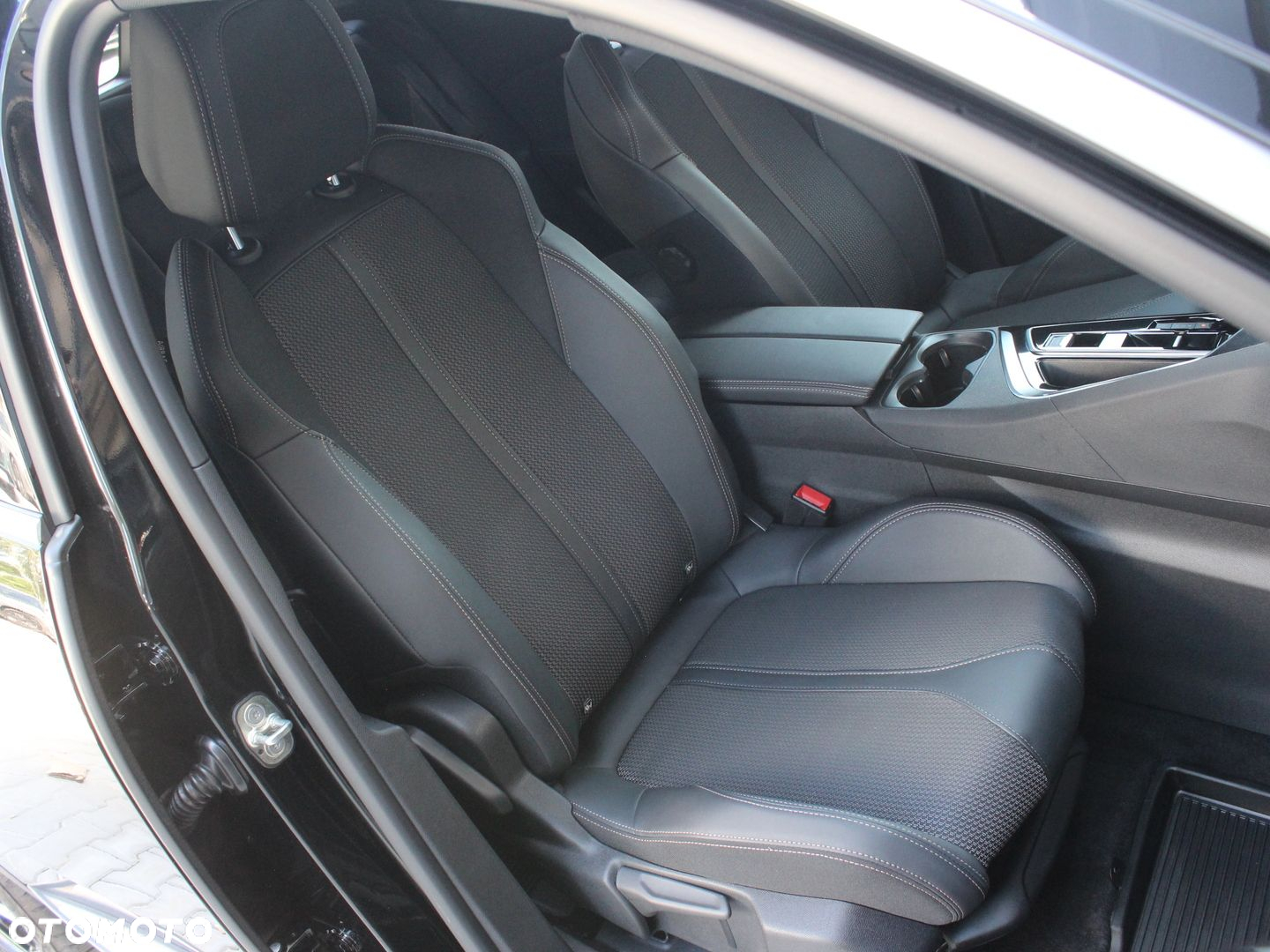 Peugeot 3008 1.2 PureTech GT S&S EAT8 - 14