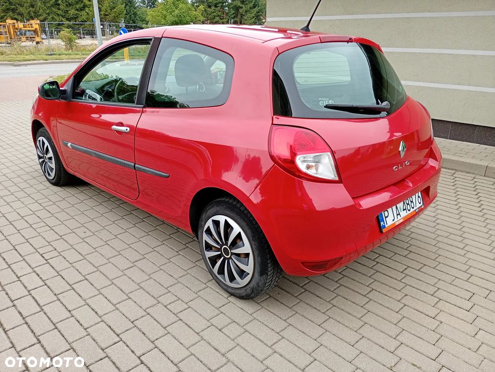 Renault Clio 1.2 16V Alize - 14