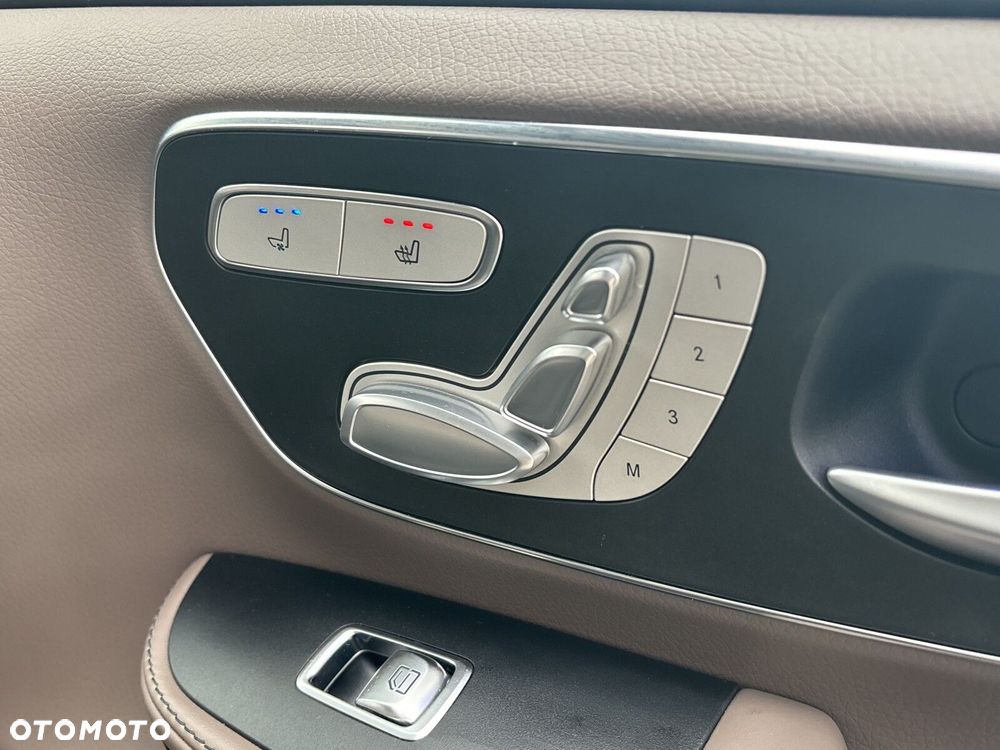 Mercedes-Benz Klasa V 300 d 4-Matic 9G-Tronic Exclusive (d³ugi) - 29