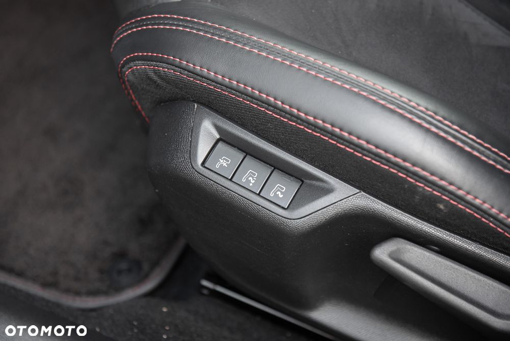 Peugeot 308 1.6 e-THP GT S&S - 17