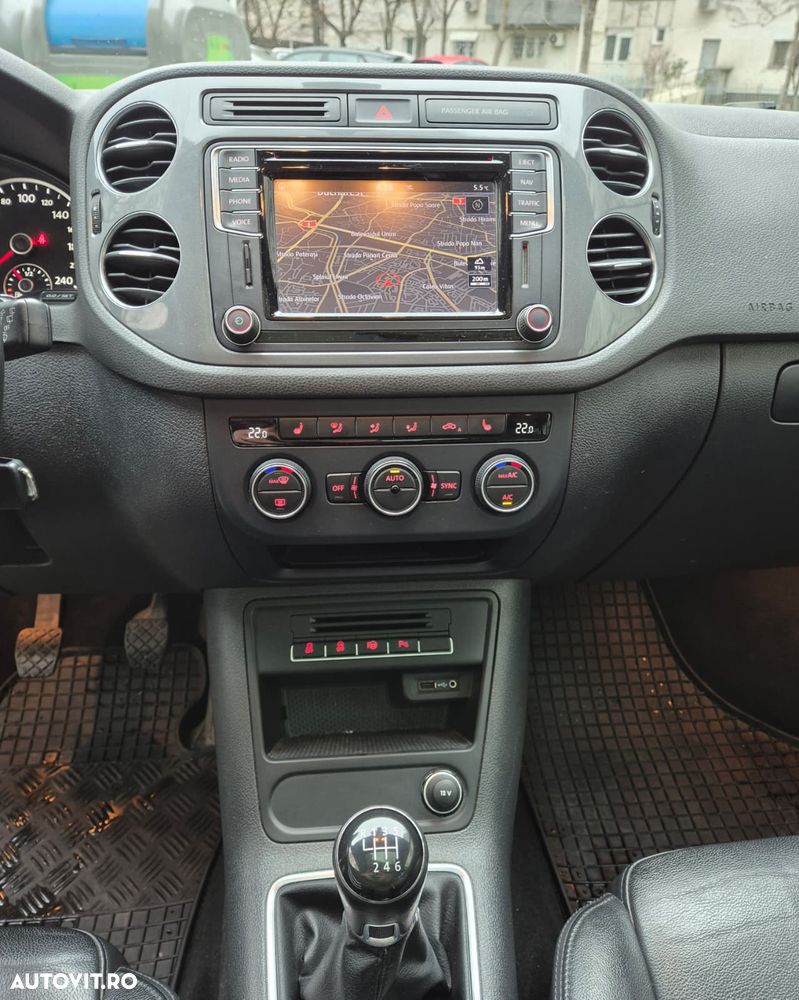 Volkswagen Tiguan 2.0 TDI SCR BlueMotion Technology Sport & Style - 11