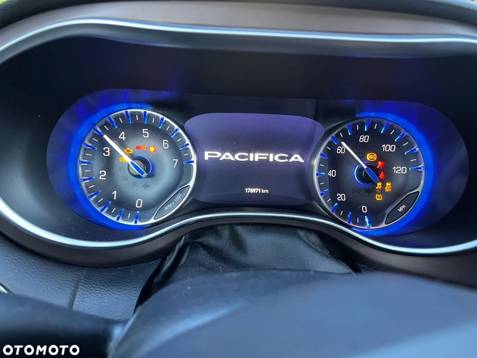Chrysler Pacifica - 1
