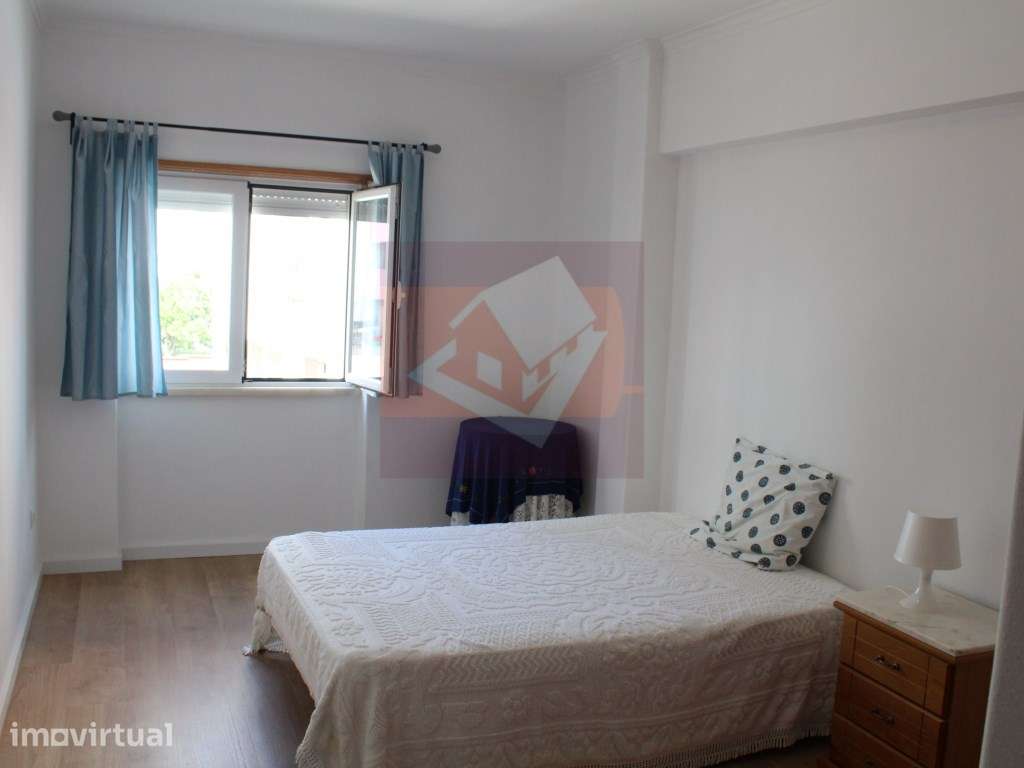 Quarto para arrendamento na Ramada - Grande imagem: 2/3