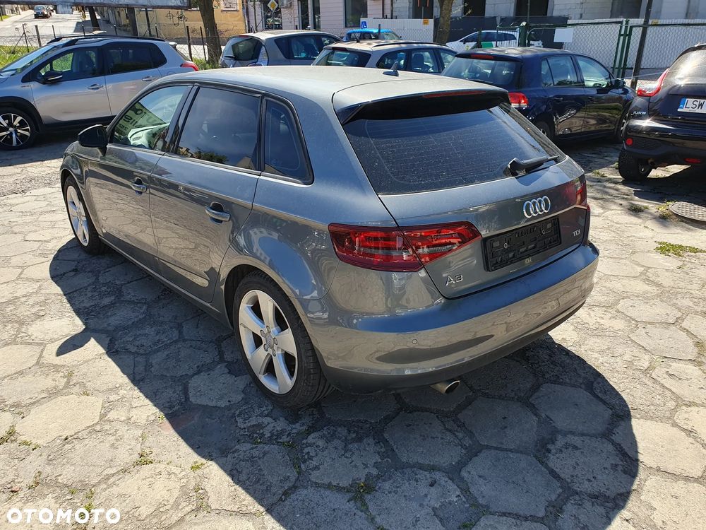 Audi A3 Sportback 1.6 TDI DPF Ambiente - 4