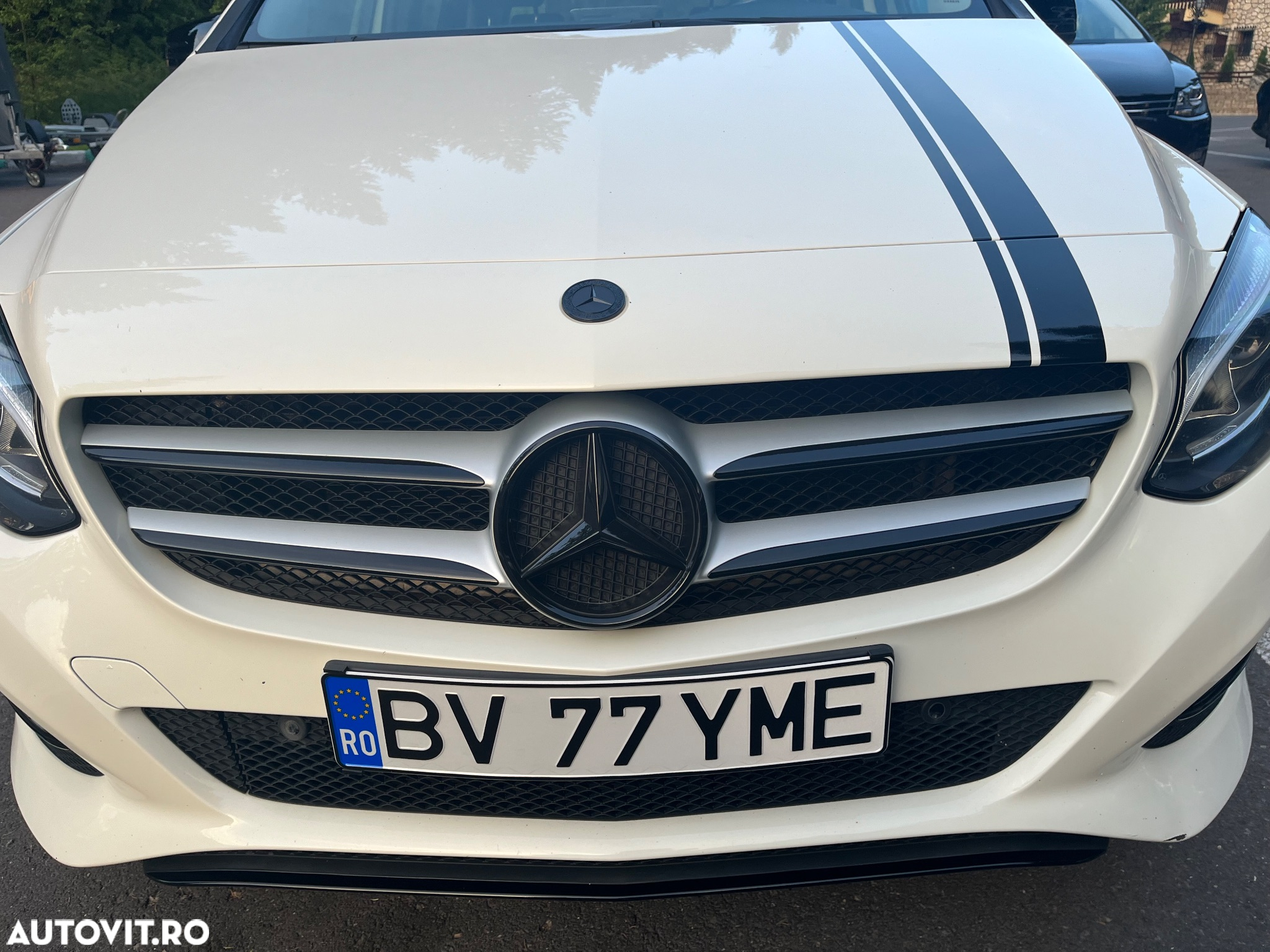 Mercedes-Benz B - 10