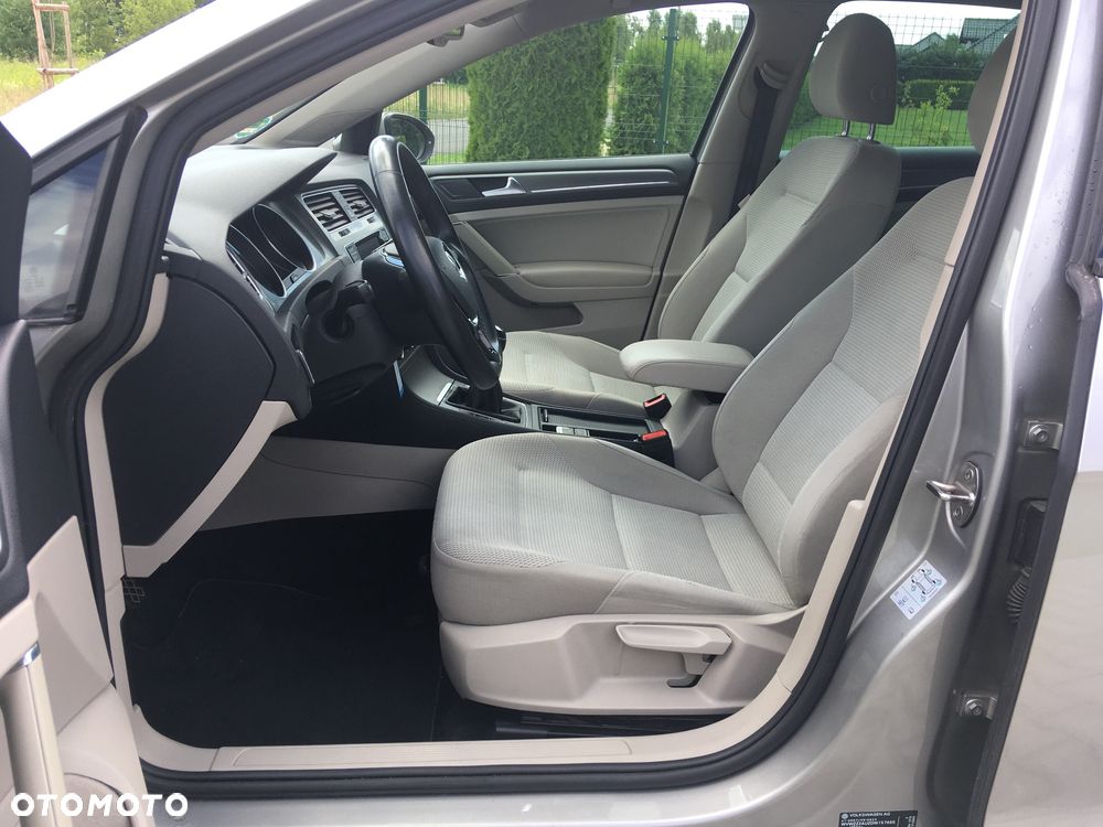 Volkswagen Golf - 16