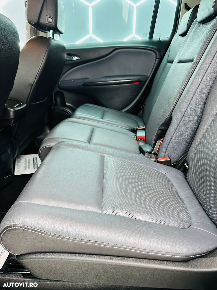 Opel Zafira Tourer 2.0 CDTI ECOTEC Cosmo - 12