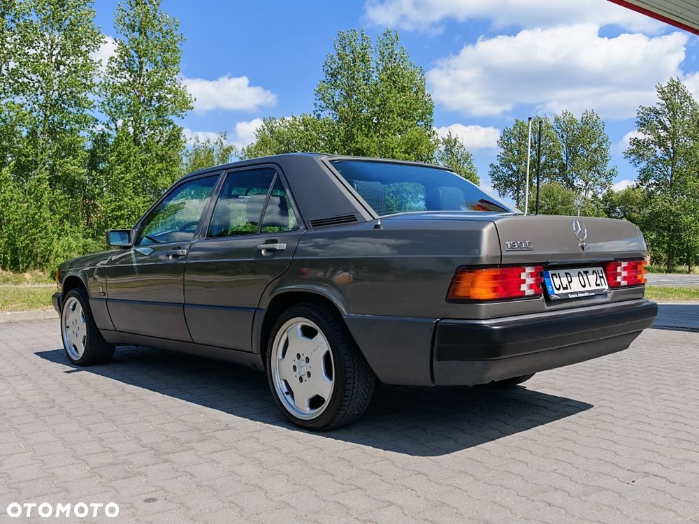 Mercedes-Benz W201 (190) - 3