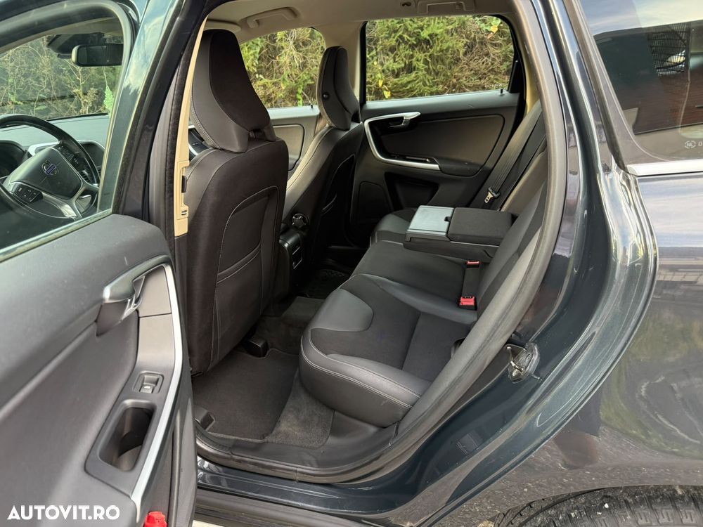 Volvo XC 60 DRIVe Momentum - 24
