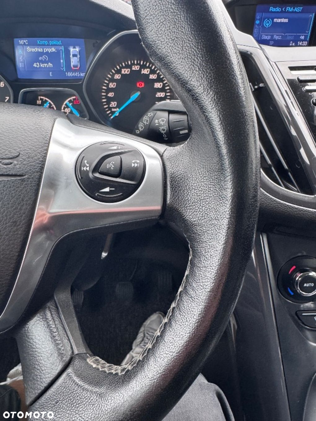 Ford Kuga - 25