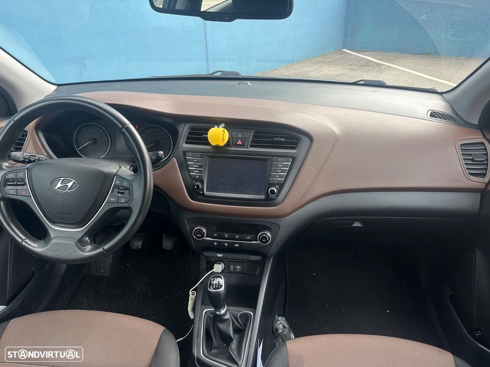 Hyundai i20 1.1 CRDi Style - 10