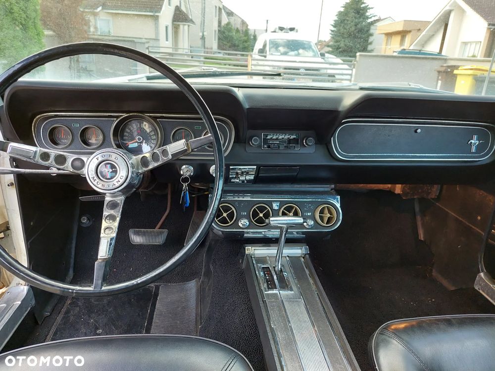 Ford Mustang - 21