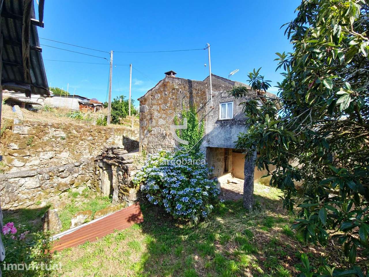 Casa para restauro com sequeiro e logradouro - Grande imagem: 3/37