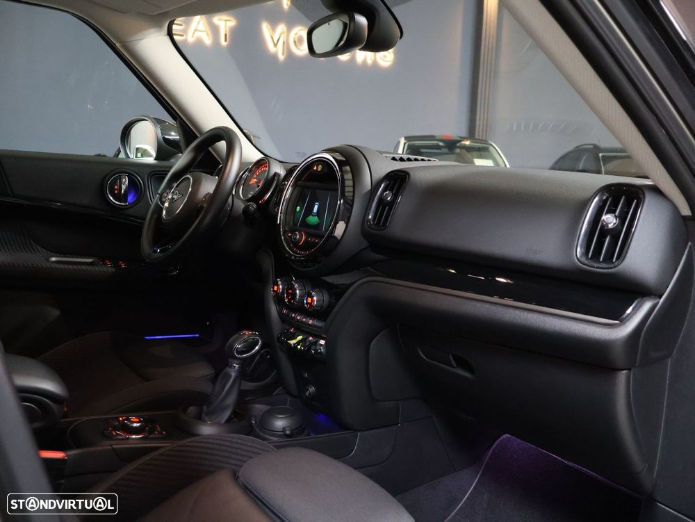 MINI Countryman Cooper SE ALL4 Auto - 6