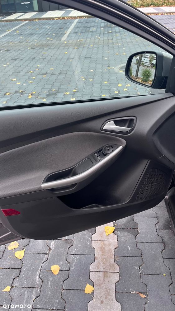 Ford Focus 1.6 Trend - 18