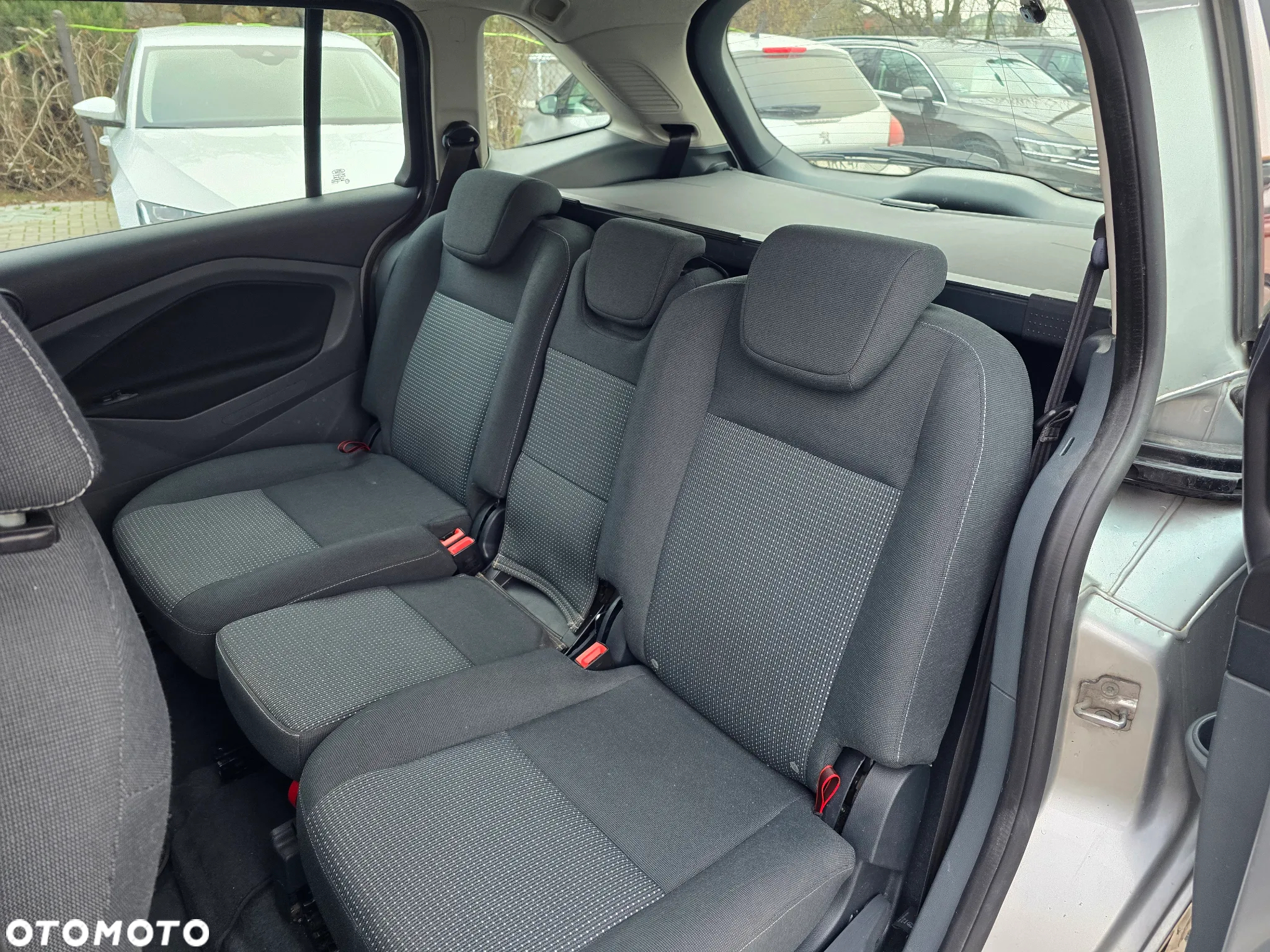 Ford Grand C-MAX - 13