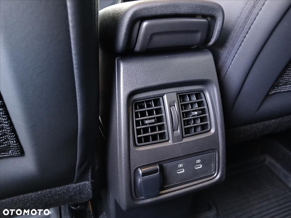 Renault Captur 1.3 TCe mHEV Techno EDC - 23