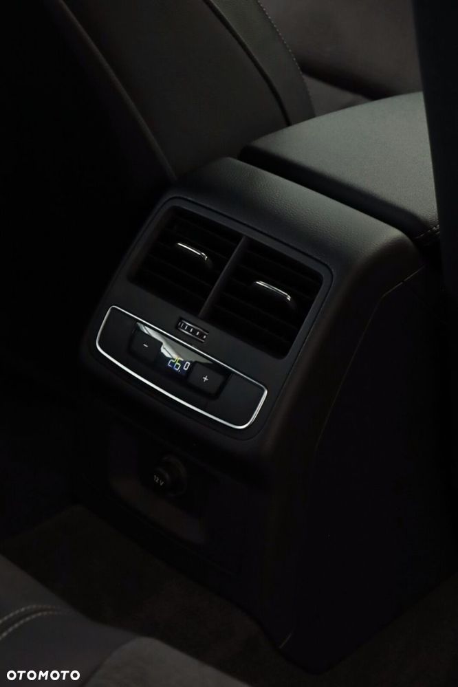 Audi A4 Limousine - 16