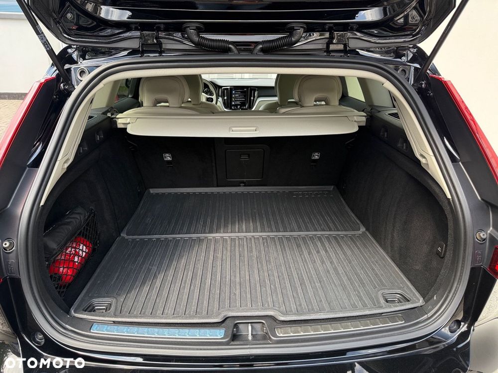 Volvo V60 Cross Country - 28