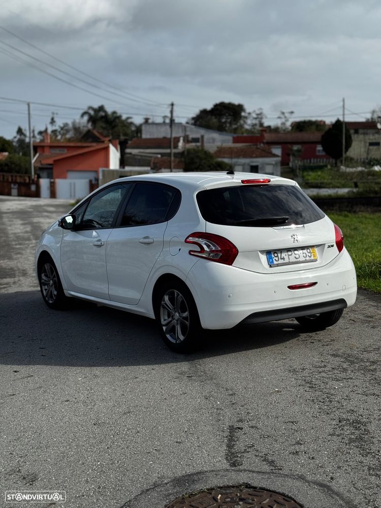 Peugeot 208 1.4 HDi SE Style - 3