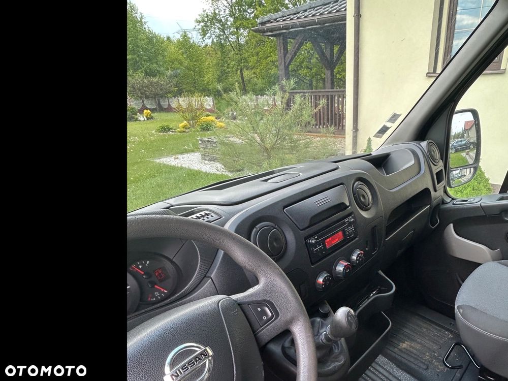 Nissan NV400 - 9
