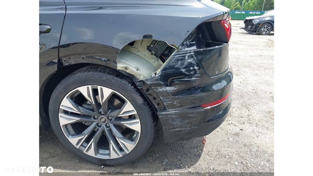 Audi Q8 55 TFSI quattro tiptronic - 9