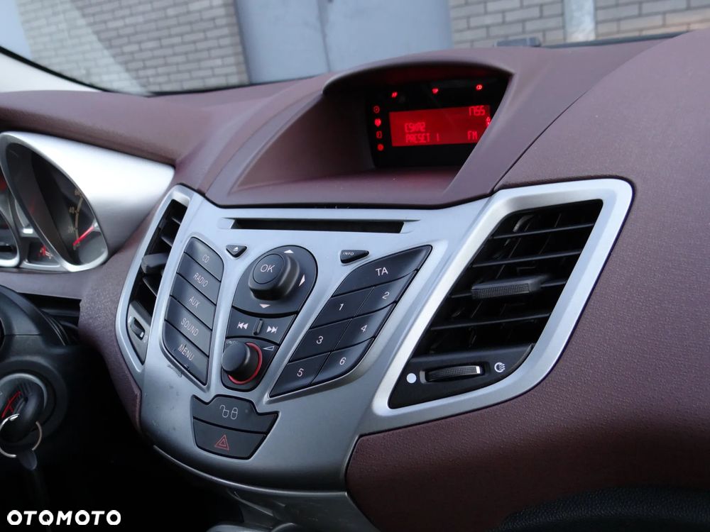 Ford Fiesta 1.25 Ambiente - 35