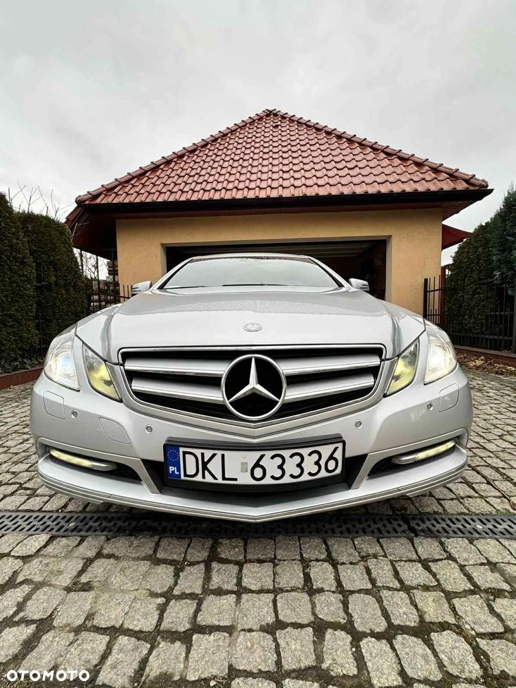 Mercedes-Benz Klasa E 220 CDI DPF Coupe BlueEFFICIENCY 7G-TRONIC Avantgarde - 2