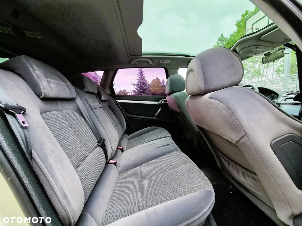 Peugeot 407 - 8