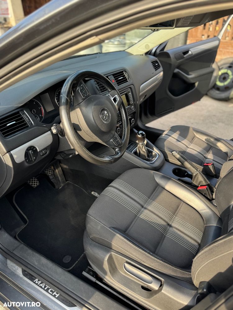 Volkswagen Jetta 2.0 TDI DPF Highline - 12