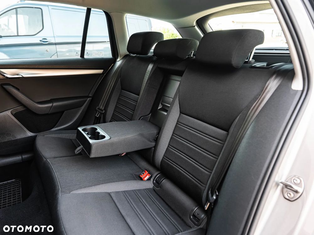 Skoda Octavia 1.5 TSI ACT Ambition - 28