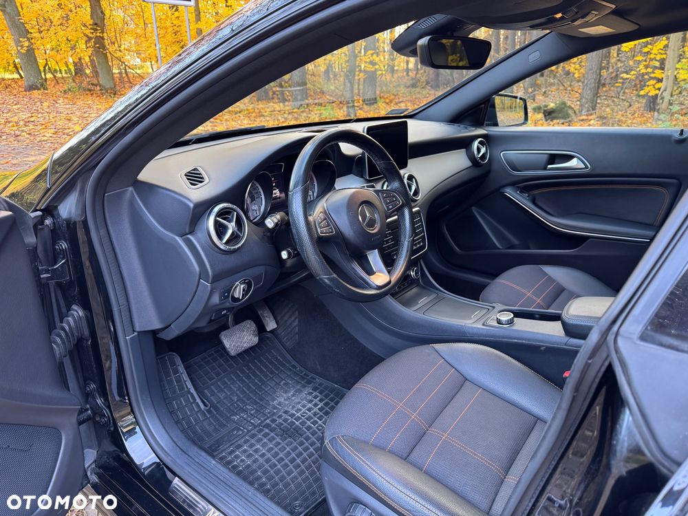 Mercedes-Benz CLA 200 7G-DCT - 10