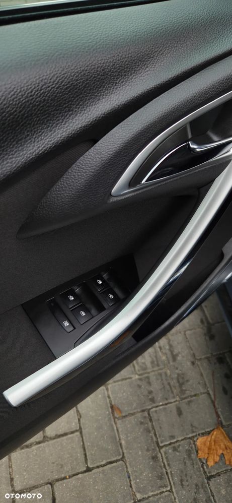 Opel Astra 1.4 Turbo Sports Tourer 150 Jahre - 25