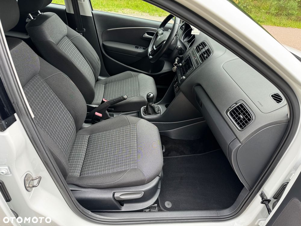 Volkswagen Polo 1.0 Comfortline - 24