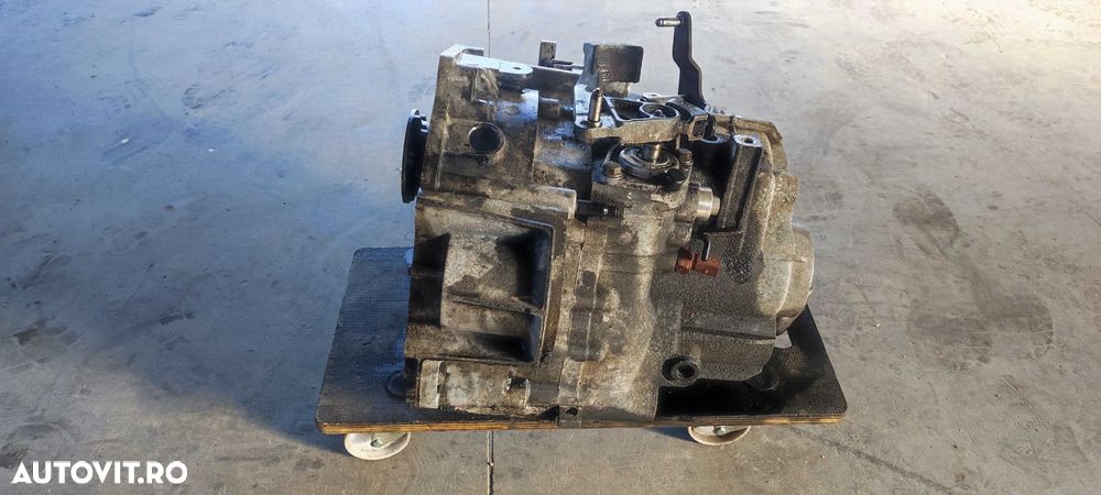 Cutie viteze manuala 6 trepte volkswagen vw passat B6 sedan 2.0 BMP cod cutie HDU - 5