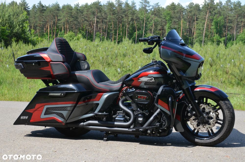 Harley-Davidson Touring Street Glide - 18