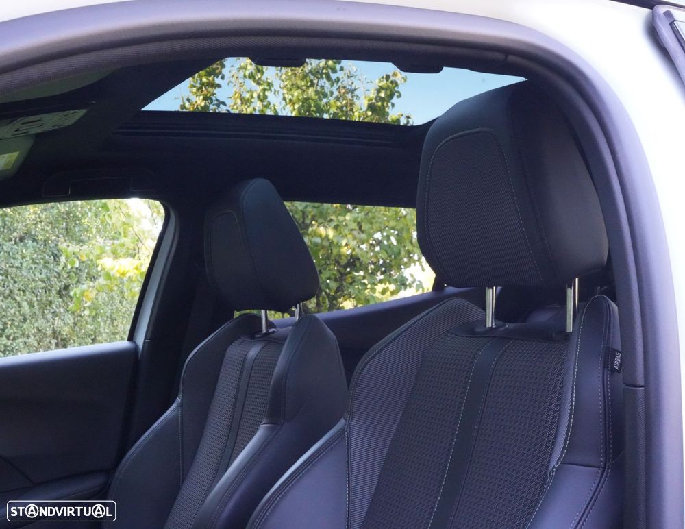Peugeot 2008 1.2 PureTech GT Line - 22