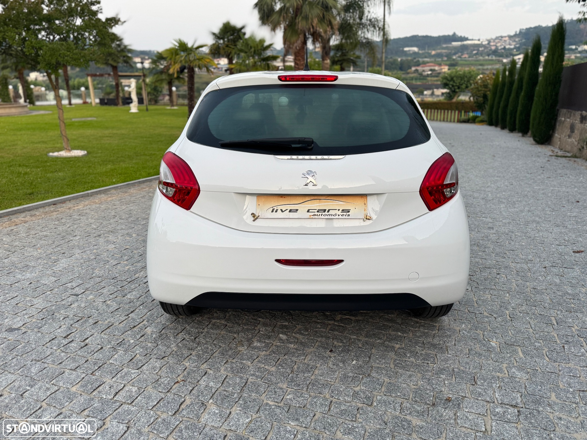 Peugeot 208 1.4 HDi Allure - 11