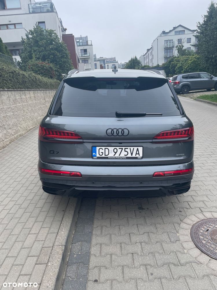 Audi Q7 2020 photo 2